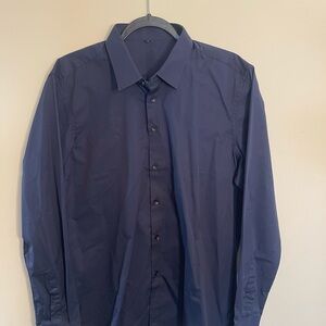 Elegant White Dress Shirt with Slim Fit and Breathable Fabric